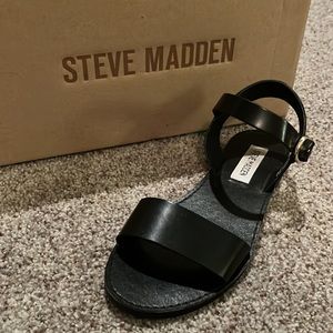 Steve Madden Donddi Sandal